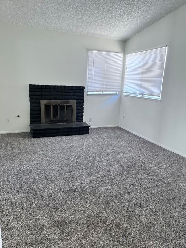 1421 Padua Ave - Photo 4 of 37