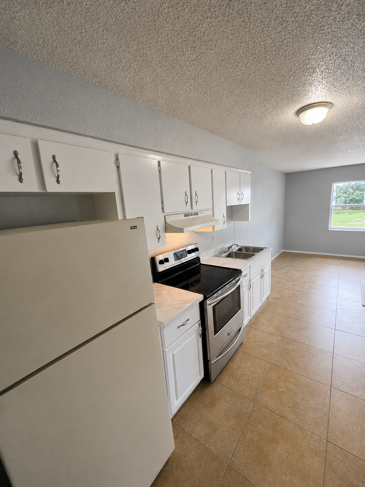 1114 Atlantic Rd - Photo 2 of 7