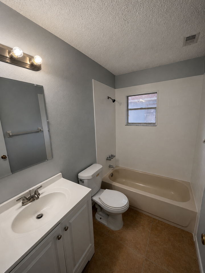 1114 Atlantic Rd - Photo 4 of 7