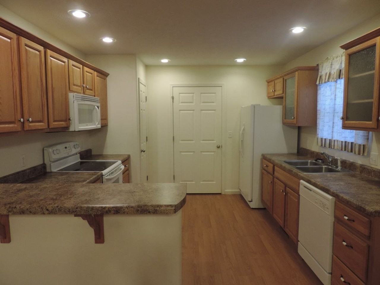 19550 Lenox Ln - Photo 2 of 28