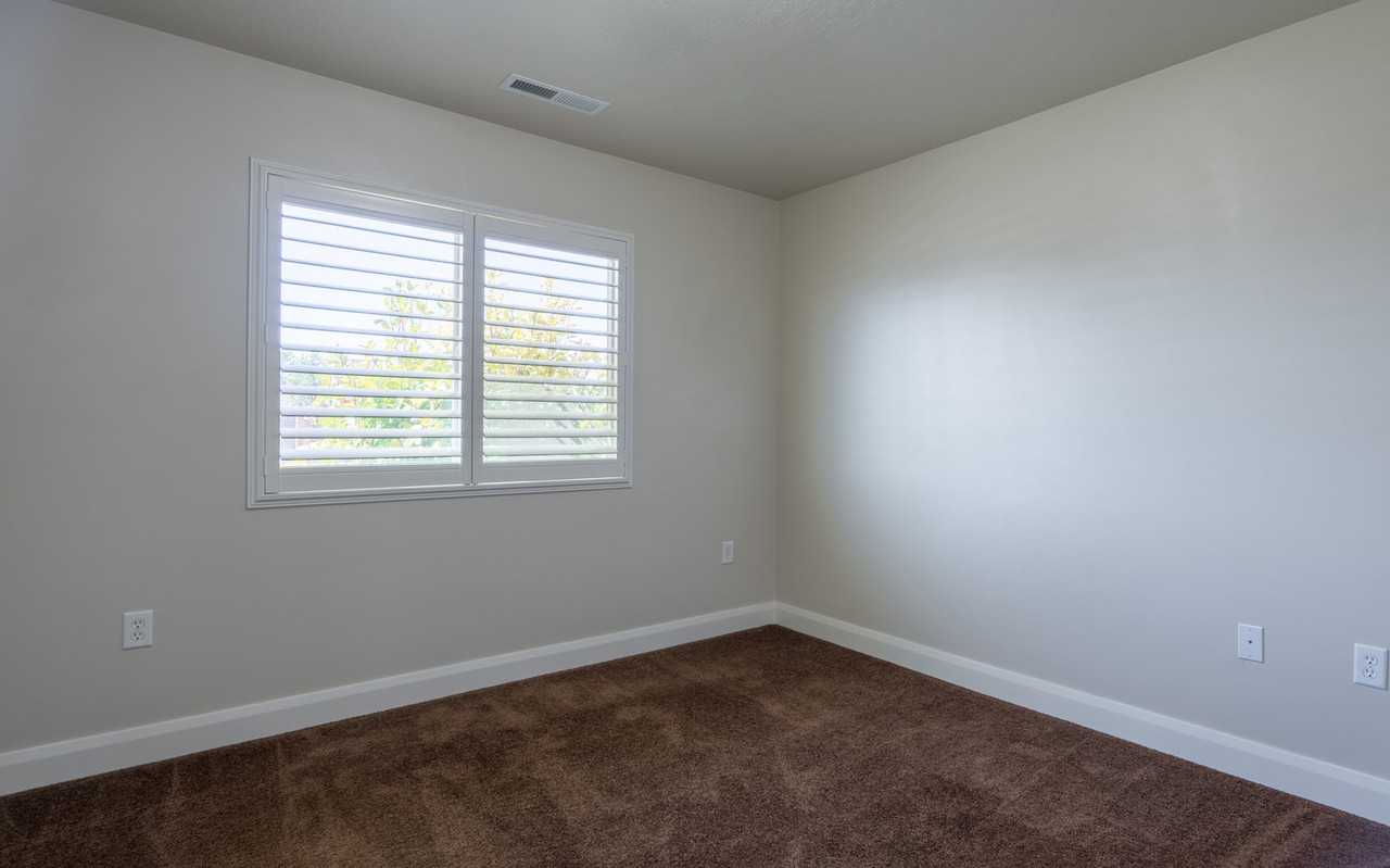 986 Camel Springs Dr - Photo 2 of 50