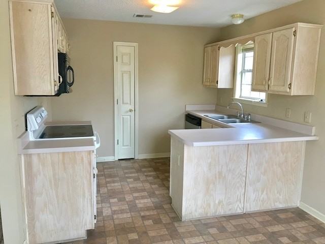 6806 Skylar Mill Ave - Photo 3 of 10