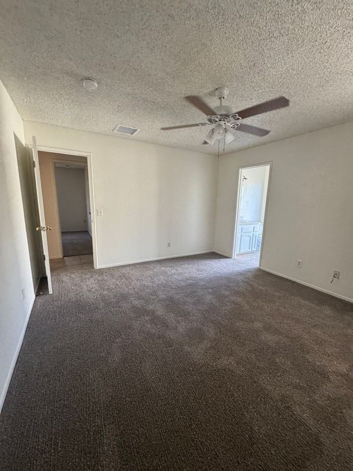 25831 Temple Dr - Photo 4 of 8