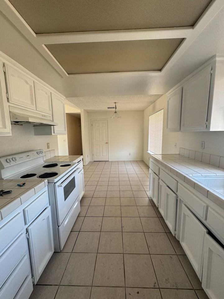 25831 Temple Dr - Photo 7 of 8