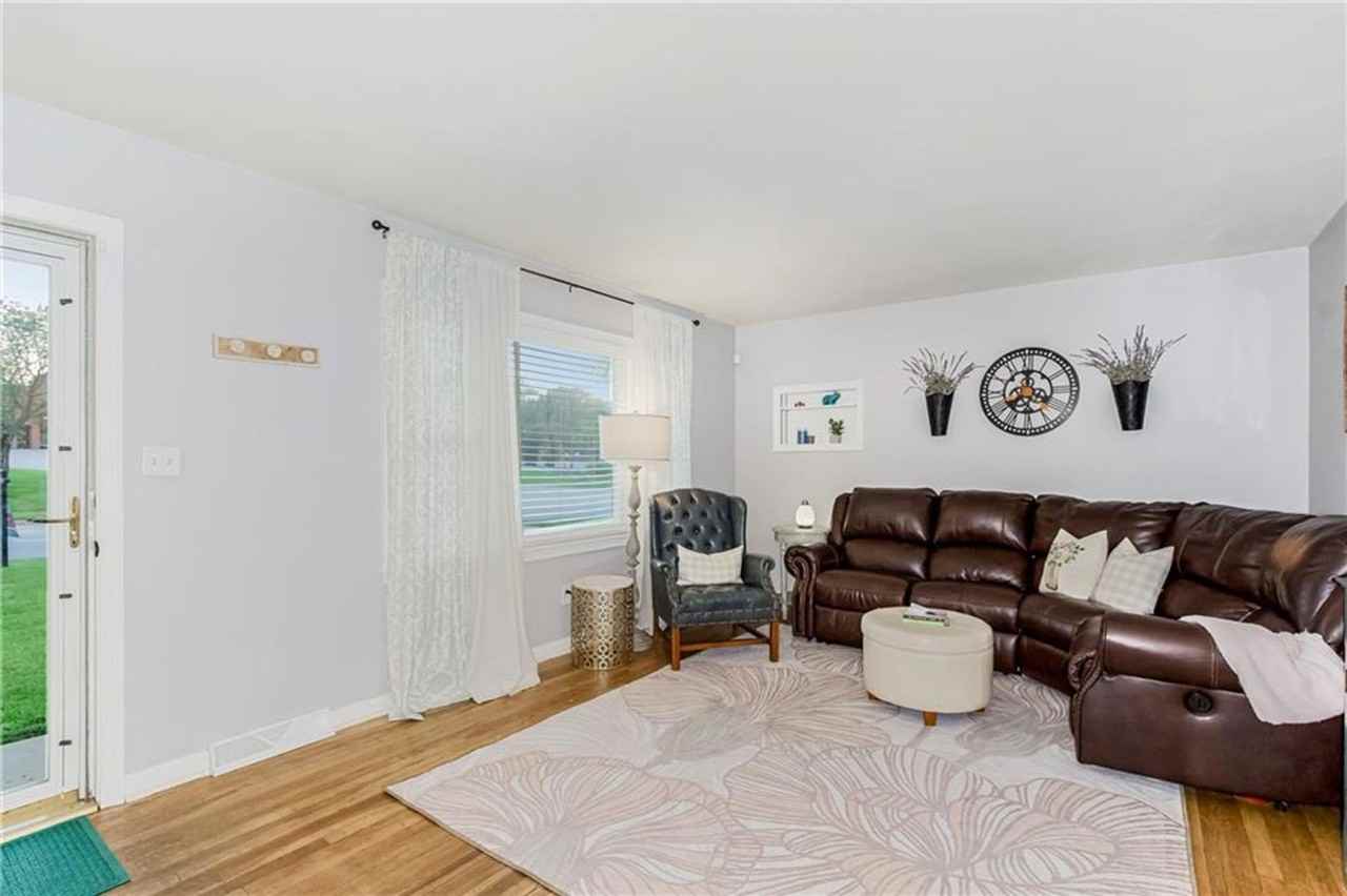 9621 Pflumm Rd - Photo 4 of 19