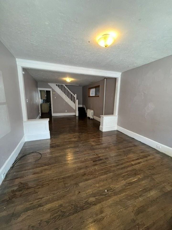 141 W Abbott St - Photo 2 of 13
