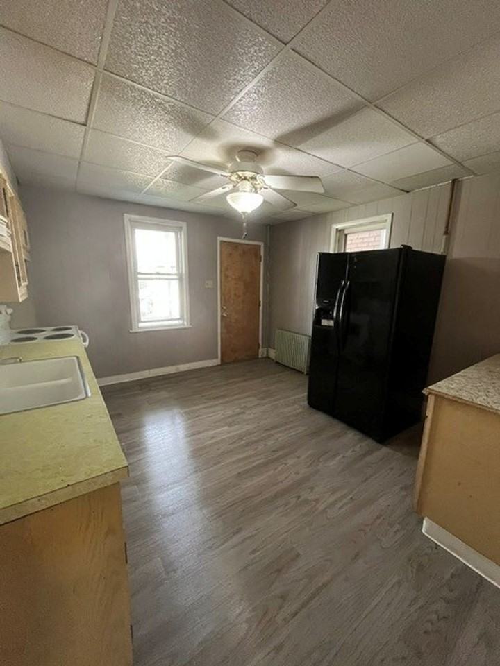 141 W Abbott St - Photo 6 of 13
