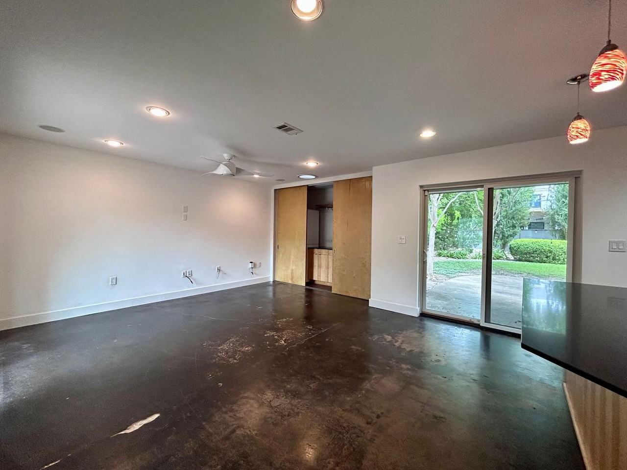 1718 Giles St - Photo 5 of 20