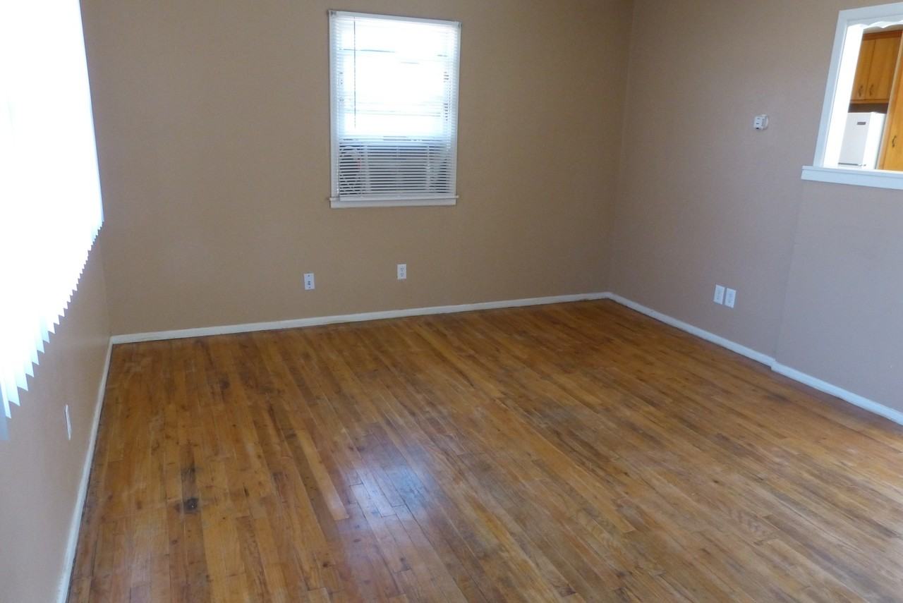 703 Dixie Dr - Photo 3 of 21