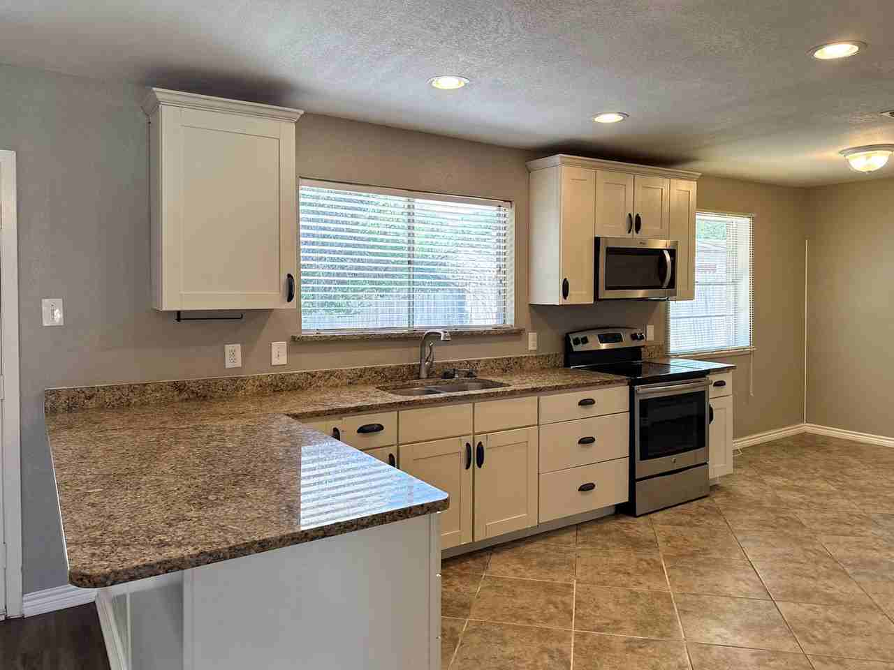 54192 Sun Valley St - Photo 5 of 30