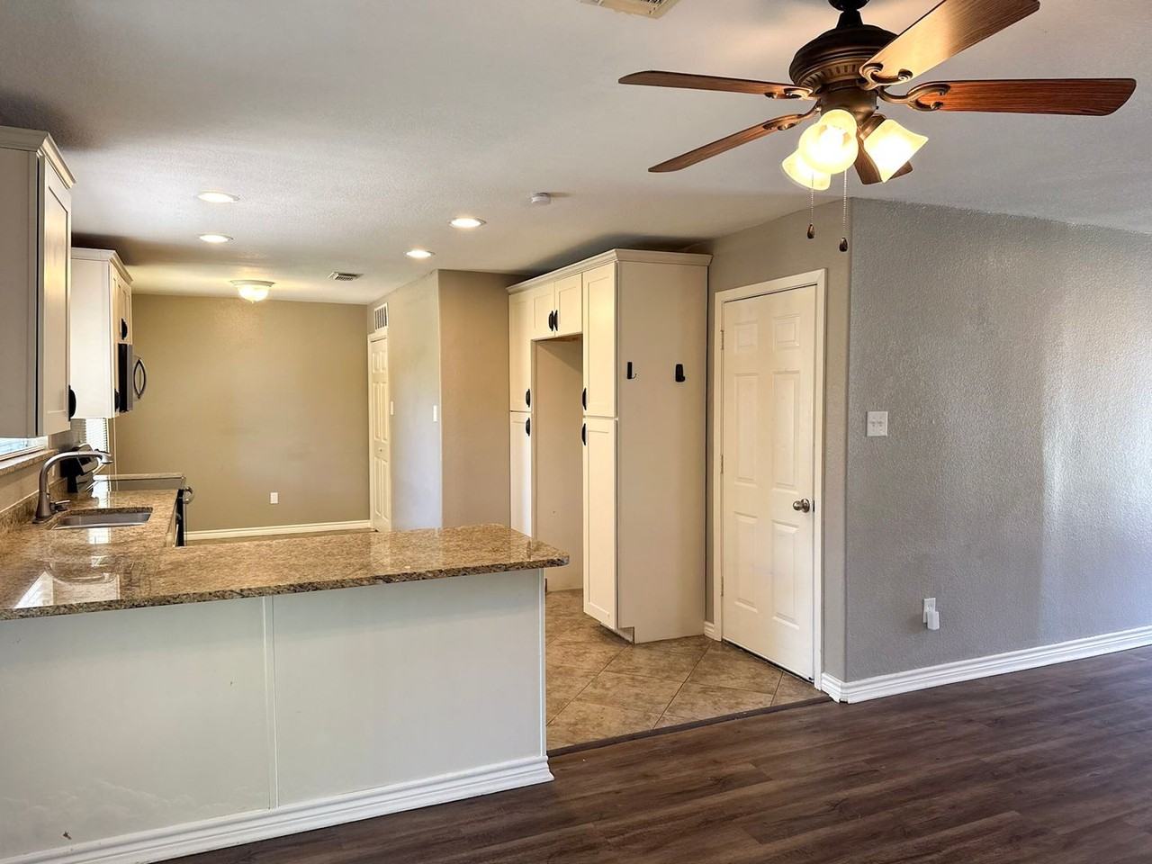 54192 Sun Valley St - Photo 6 of 30