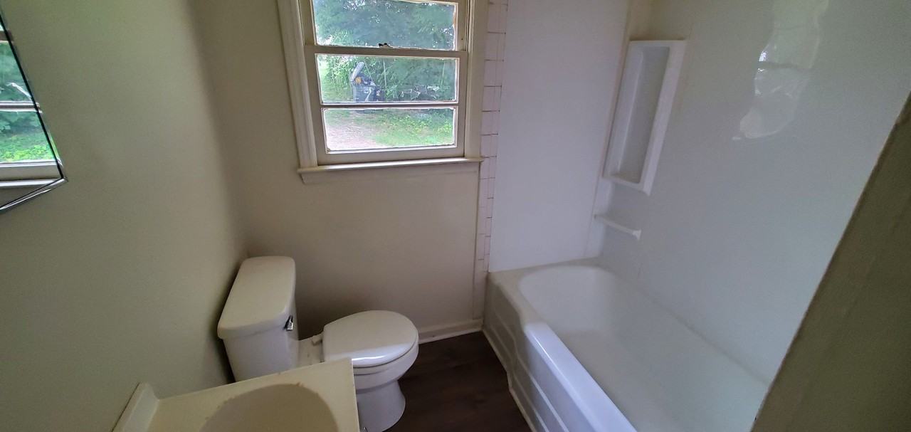 2503 1/2 Campbell St - Photo 6 of 8