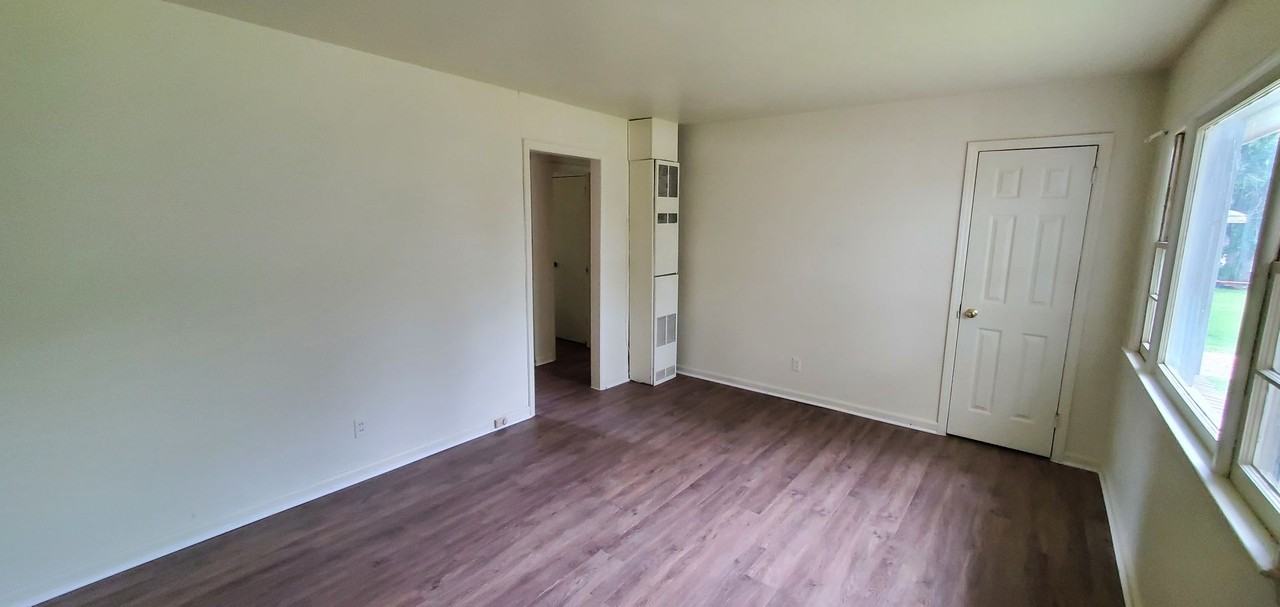 2503 1/2 Campbell St - Photo 7 of 8