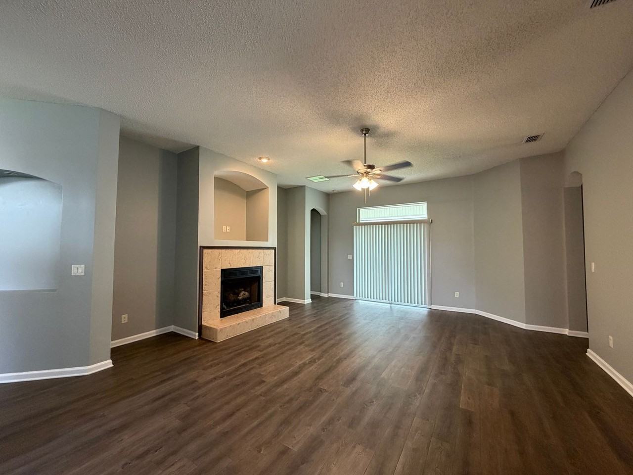 3041 Southhall Ct - Photo 5 of 17