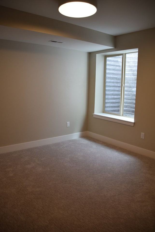 712 W 1st Ave - Photo 6 of 21