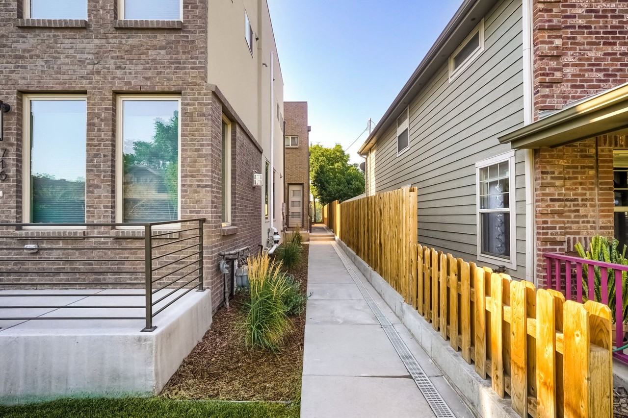 718 W 1st Ave - Photo 5 of 50