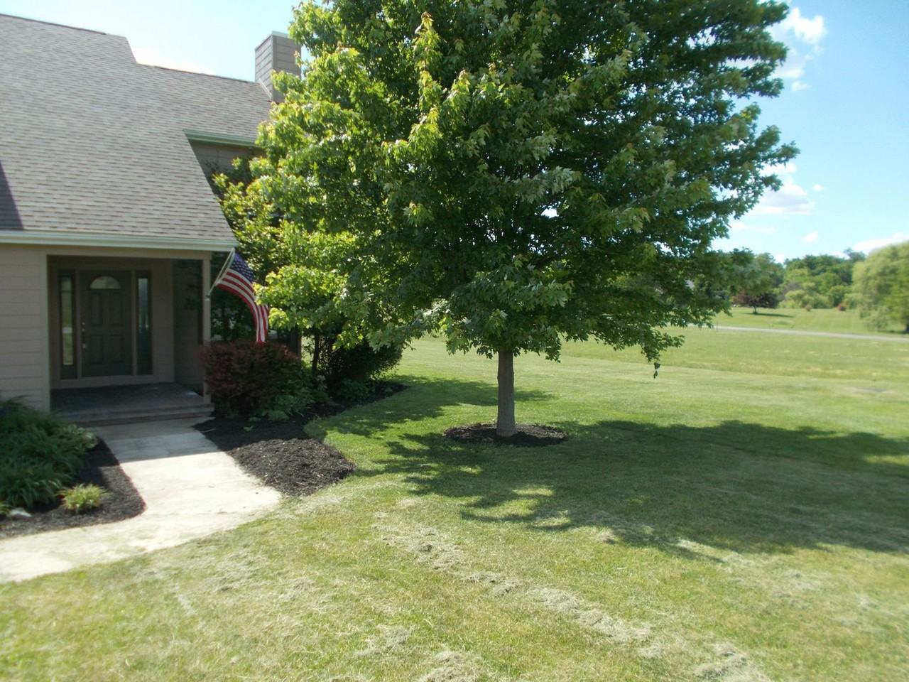 1740 Tanglewood Dr - Photo 2 of 28
