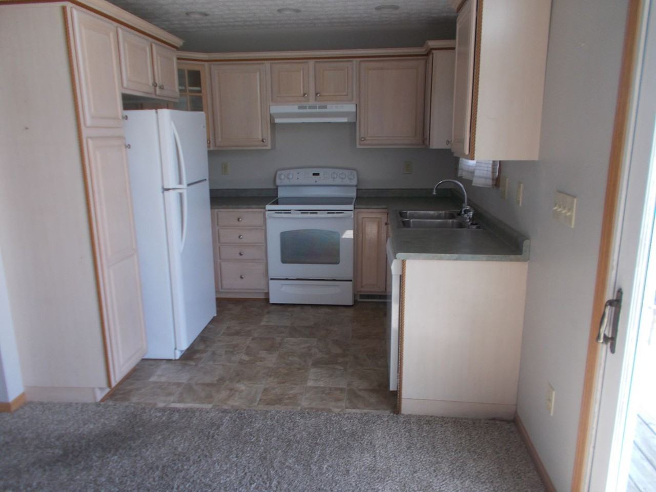 1740 Tanglewood Dr - Photo 5 of 28