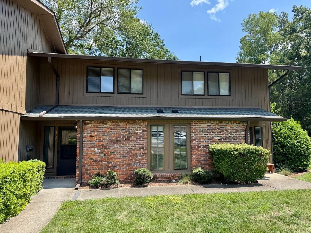 107 Oak Tree Dr - Photo 2 of 11