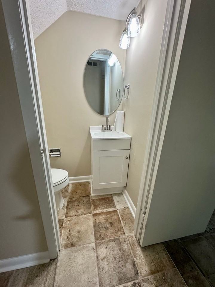 107 Oak Tree Dr - Photo 6 of 11