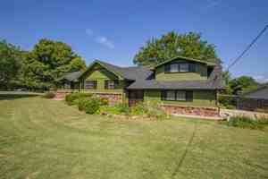 featured image of 820 S 13th St