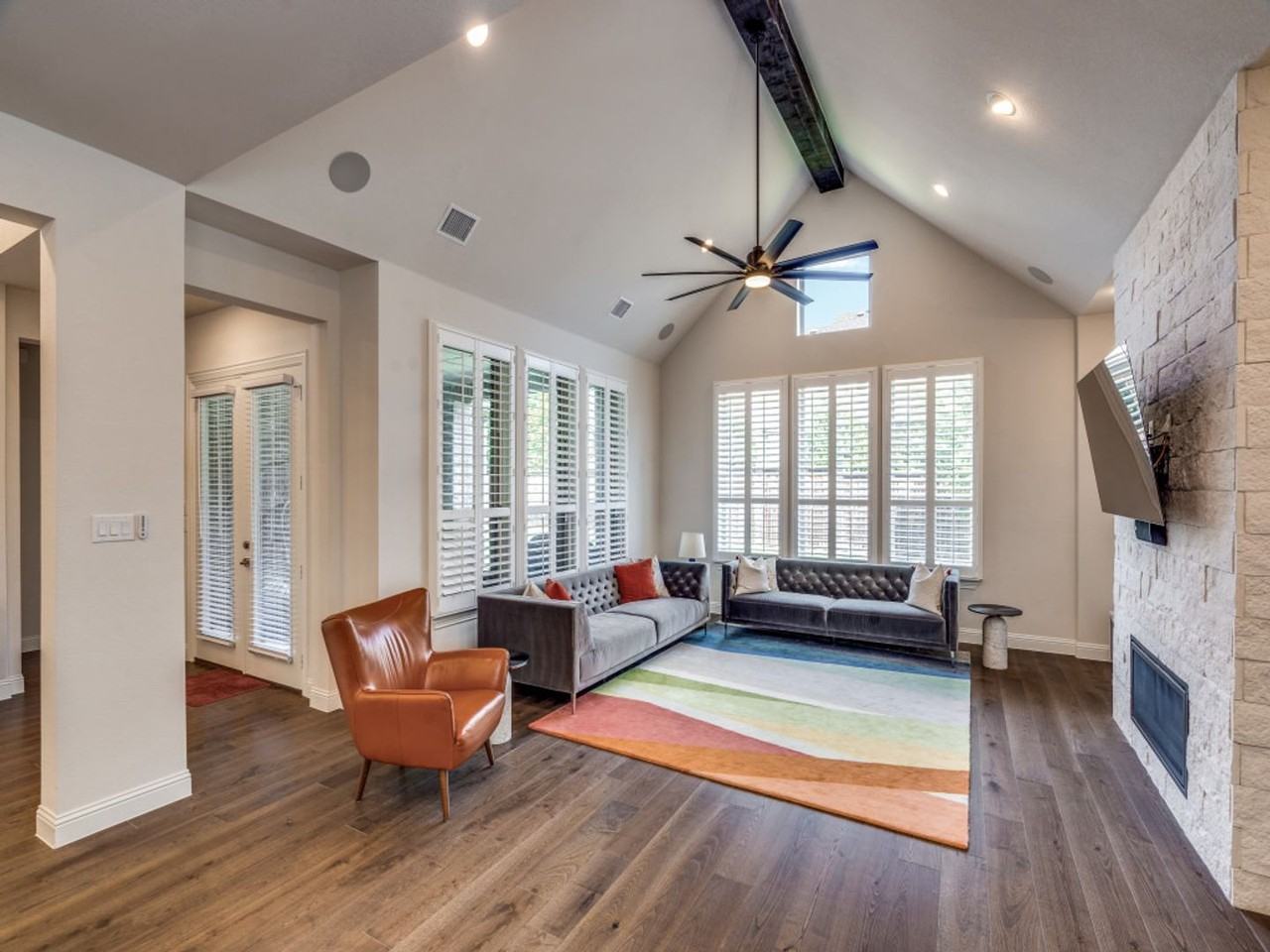 905 Asbury Dr - Photo 4 of 25