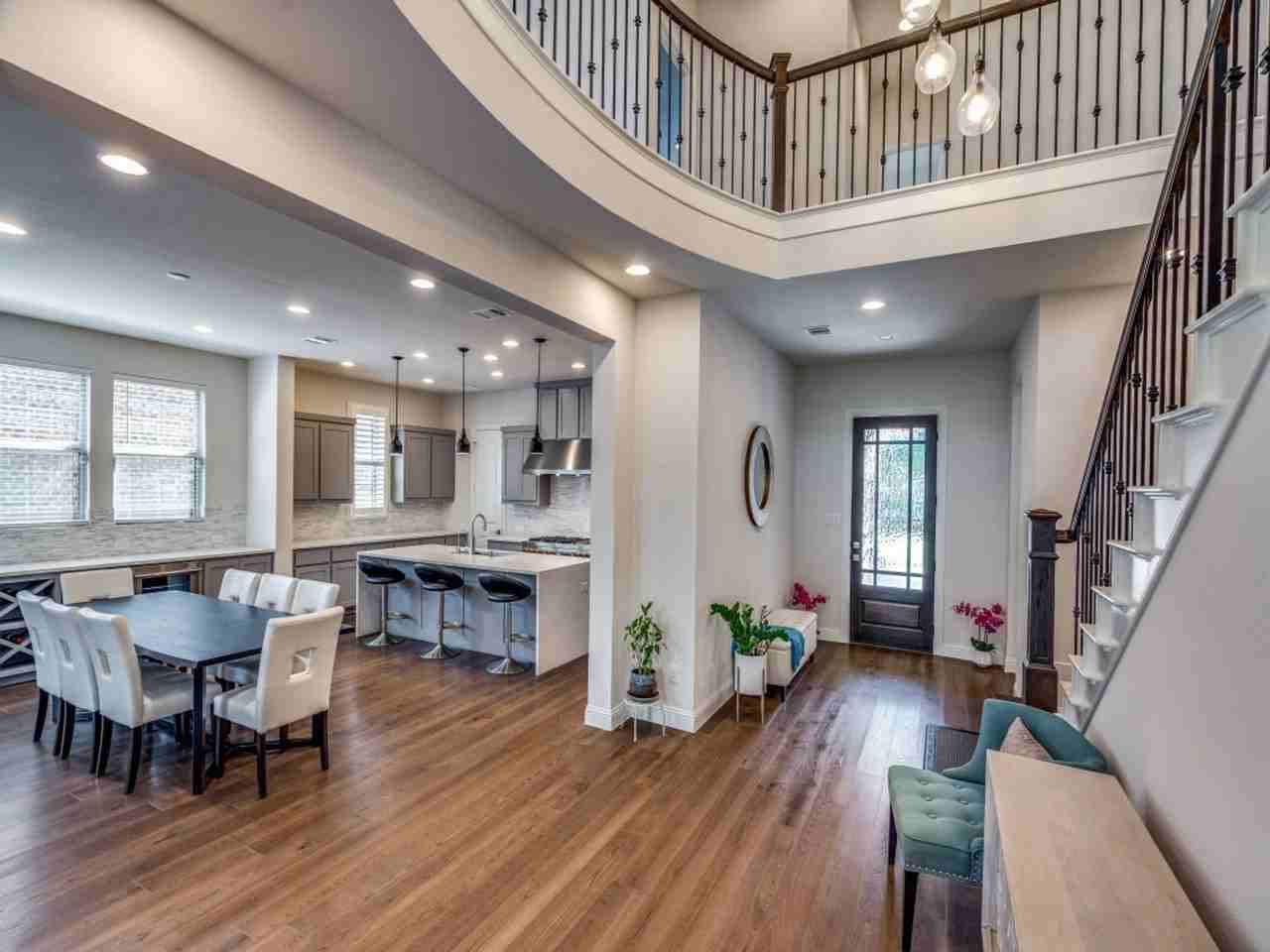 905 Asbury Dr - Photo 5 of 25