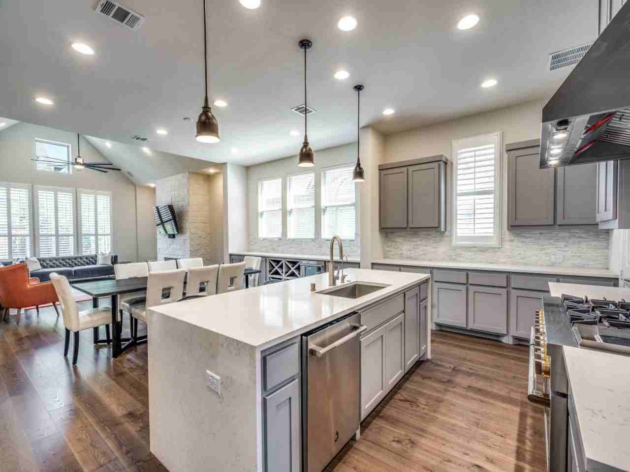 905 Asbury Dr - Photo 7 of 25