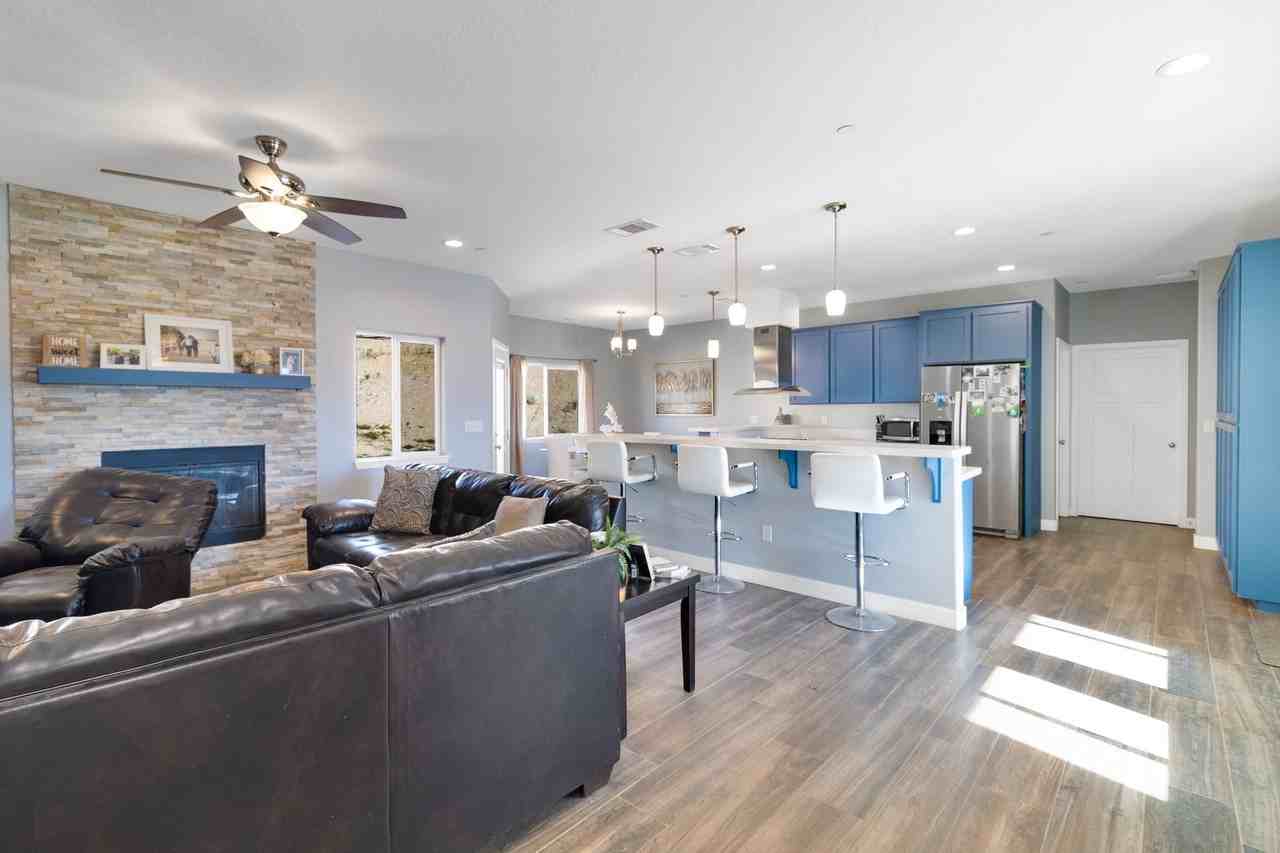 18810 Talisman St - Photo 2 of 16