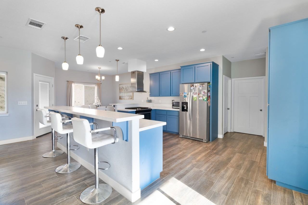 18810 Talisman St - Photo 5 of 16