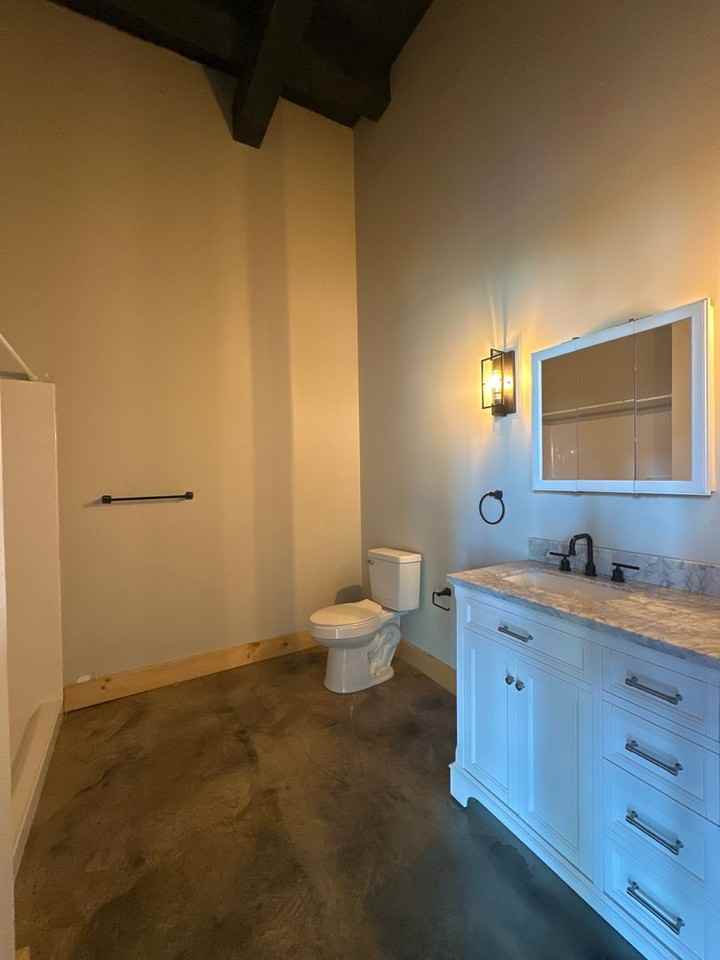 214 N Franklin Street - Photo 4 of 12