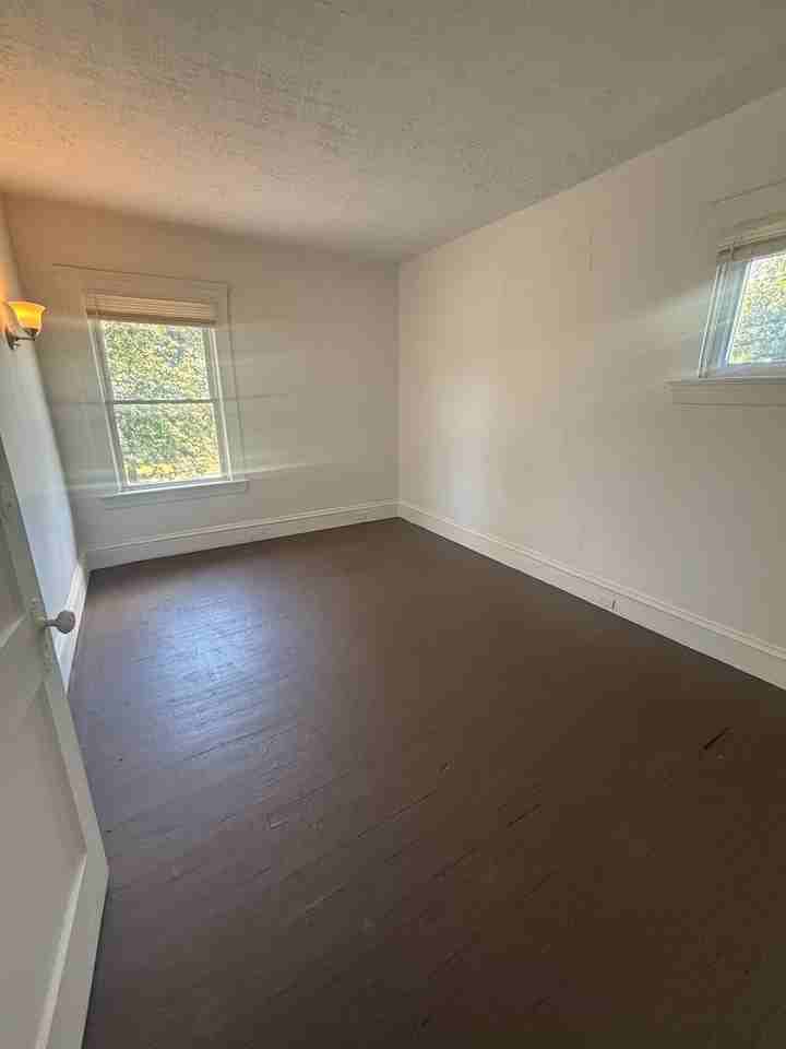 12327 Phillips Ave - Photo 6 of 10