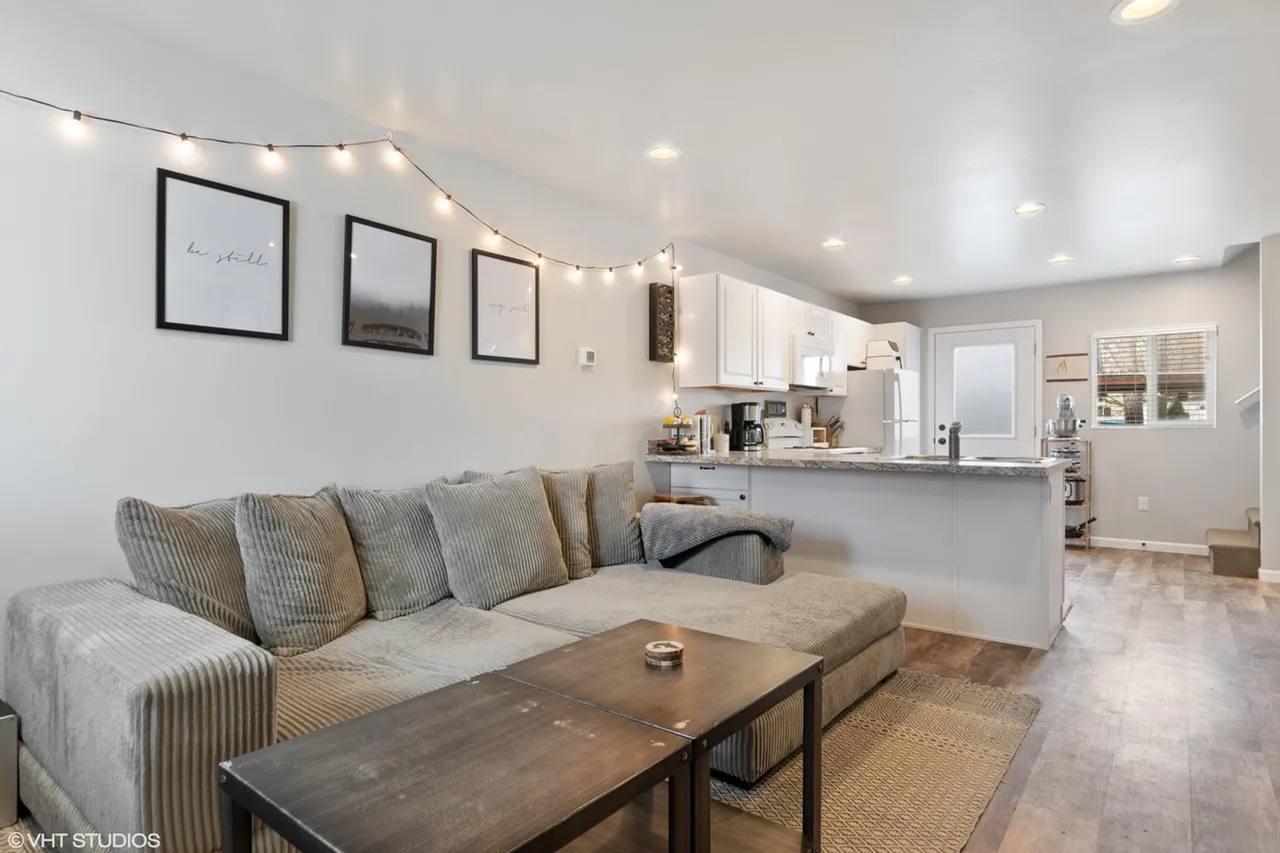 621 1/2 8th St W - Photo 2 of 16