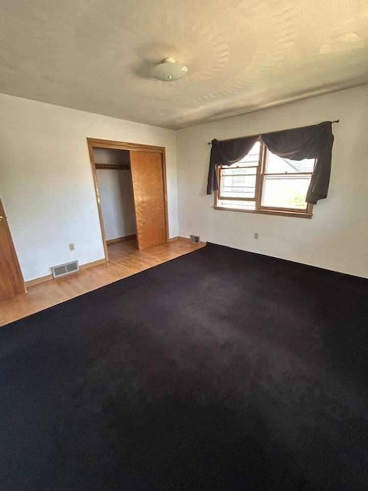 1334 W 28th St - Photo 2 of 8
