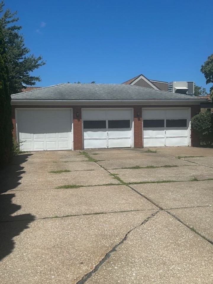 1334 W 28th St - Photo 7 of 8