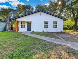 featured image of 915 N Montgomery St