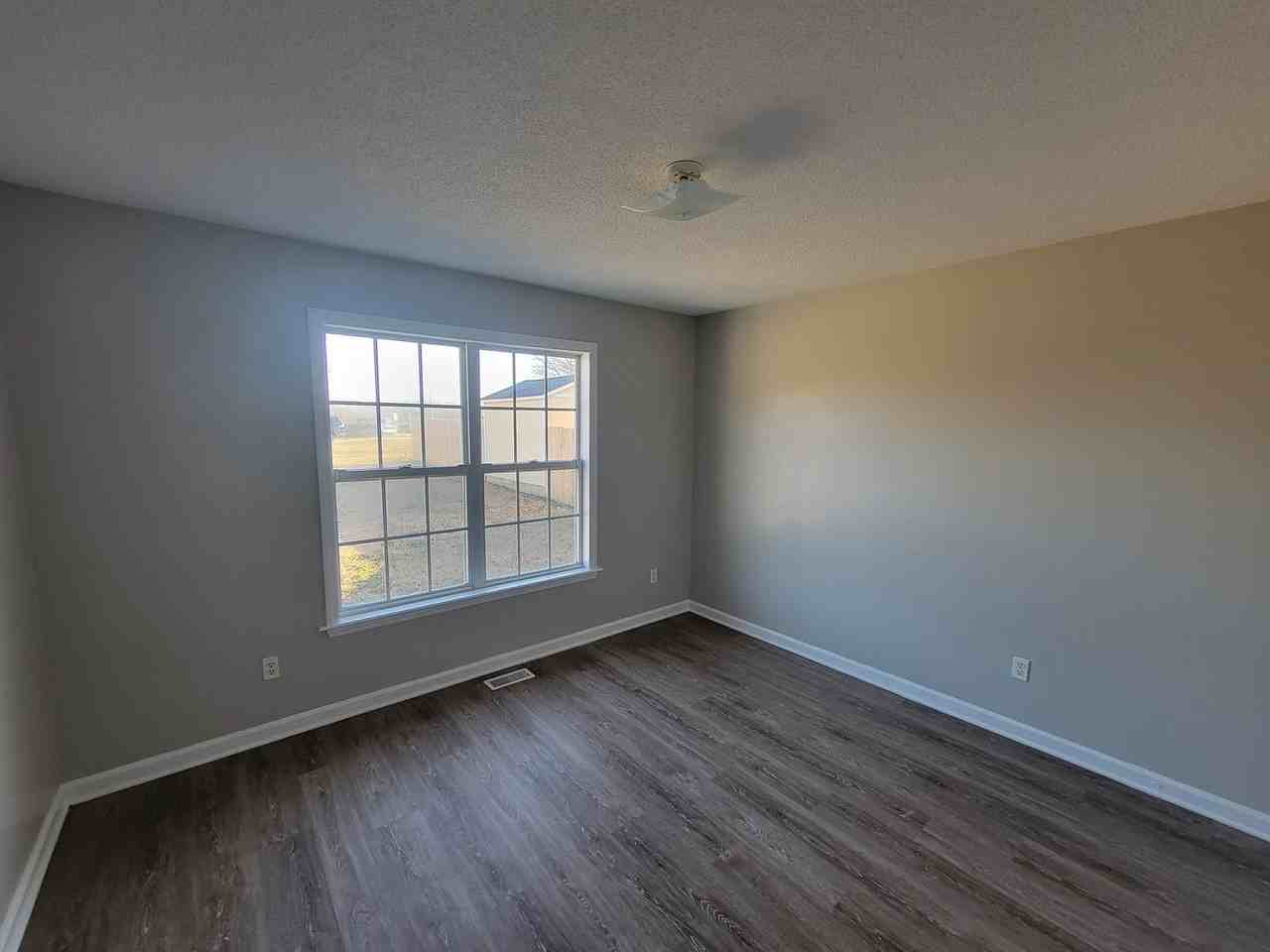 245 Ward Rd - Photo 6 of 10