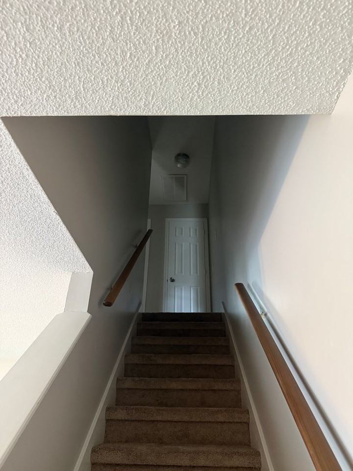 909 Greenland Dr - Photo 2 of 18