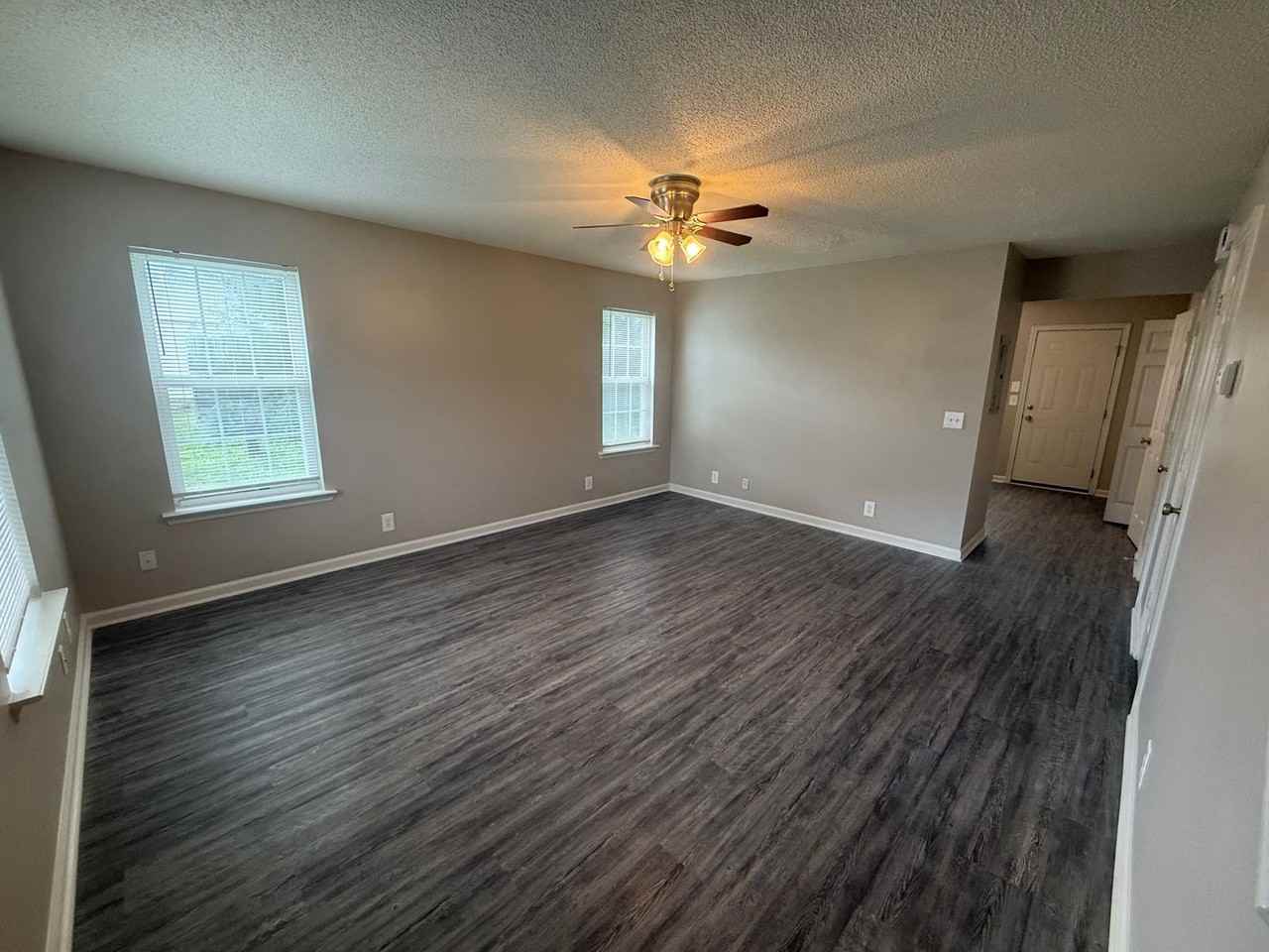 909 Greenland Dr - Photo 3 of 18