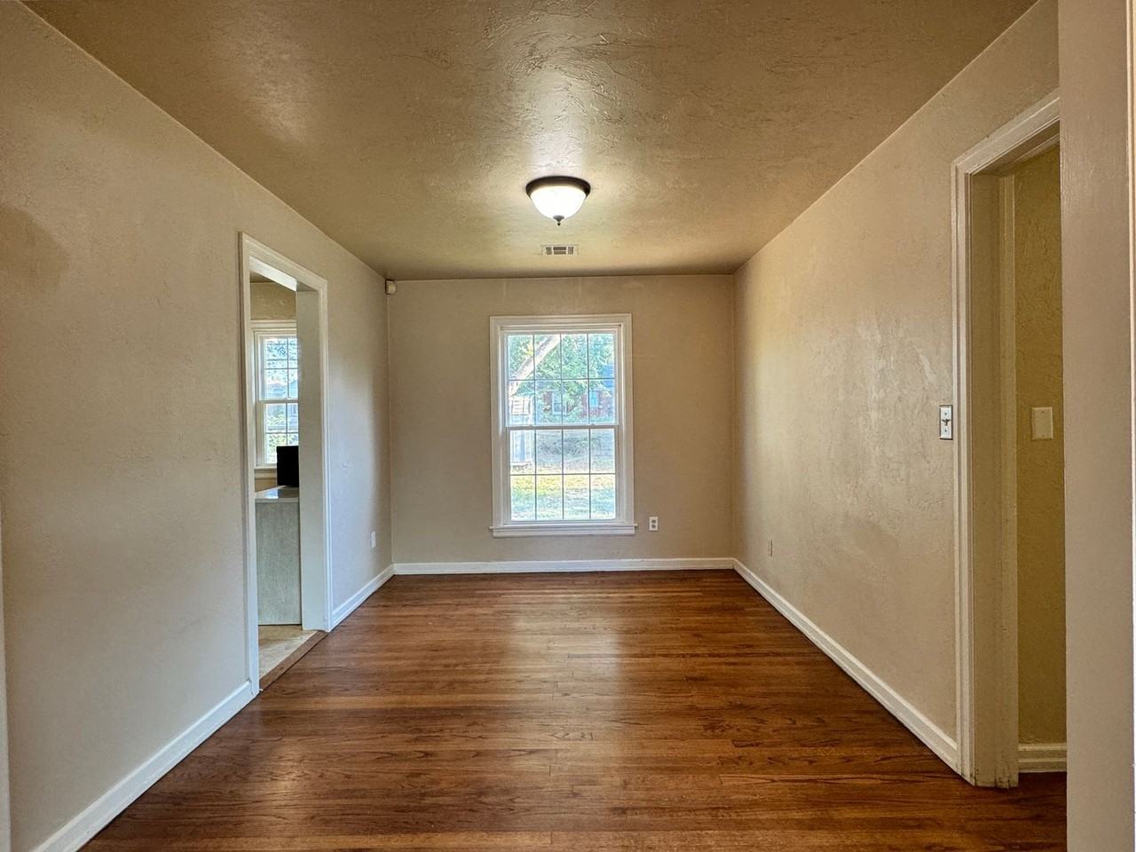 3233 Nw 43rd St - Photo 7 of 21