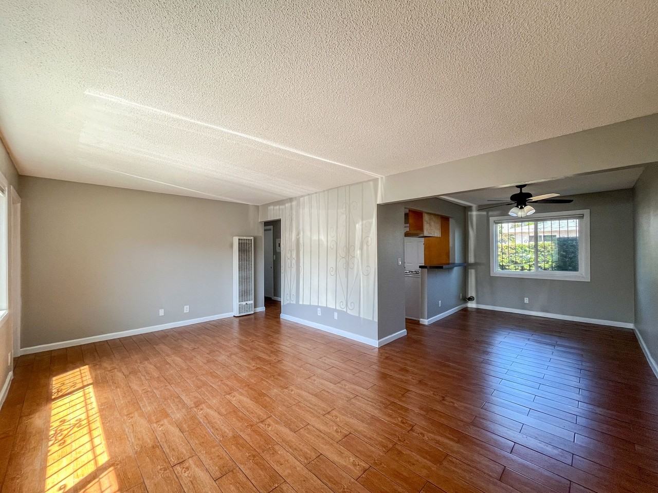 11303 S Lemoli Ave - Photo 6 of 19