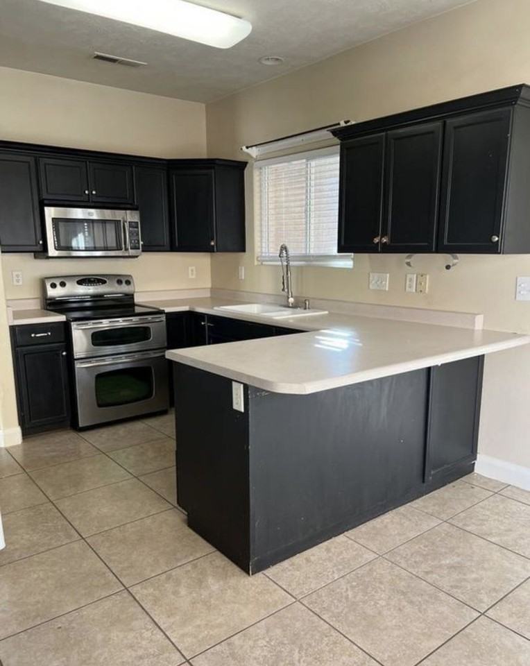 1058 S Red River Rd - Photo 2 of 22