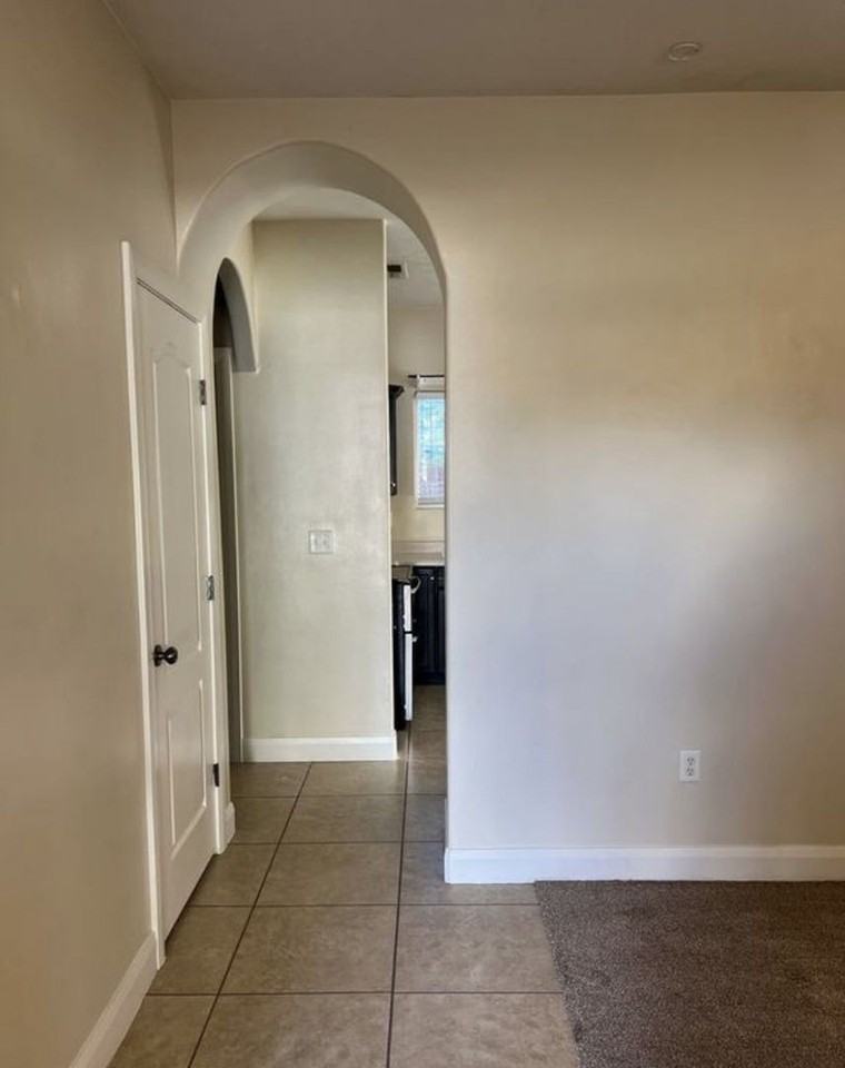 1058 S Red River Rd - Photo 7 of 22