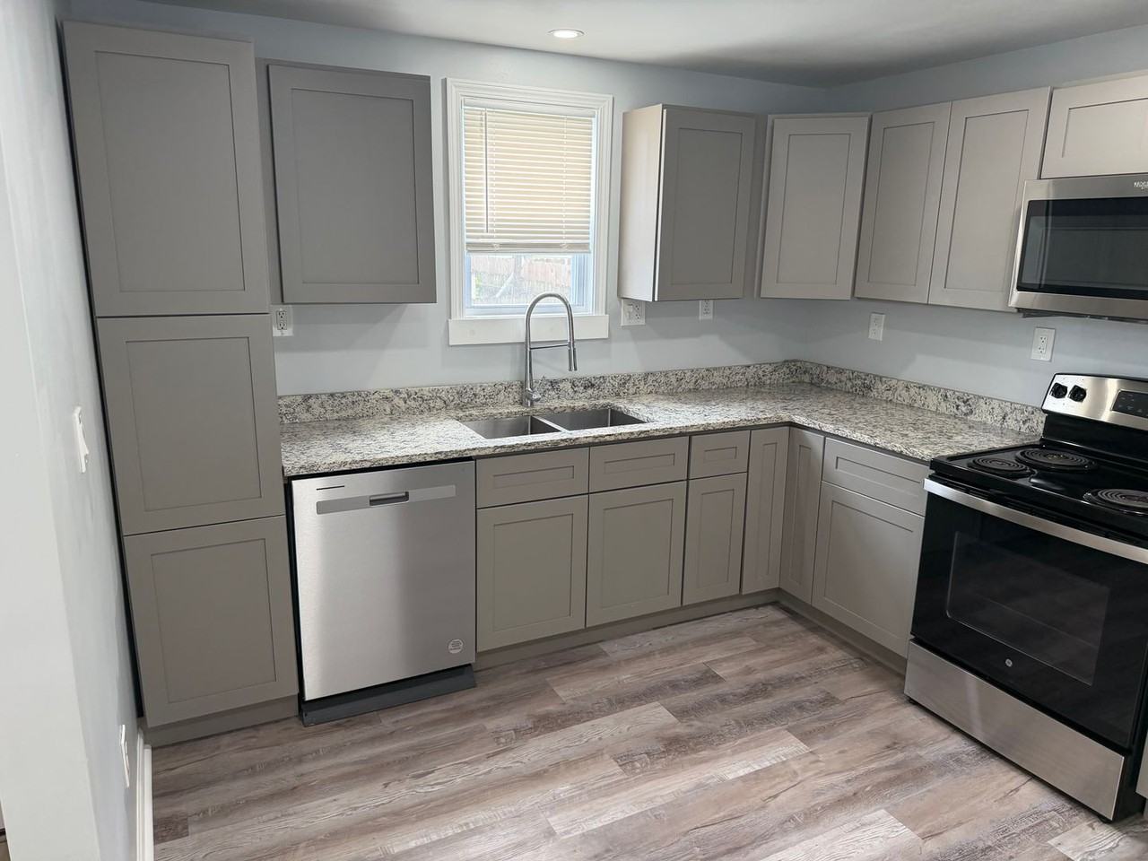 1808 Lawn Ave - Photo 7 of 20