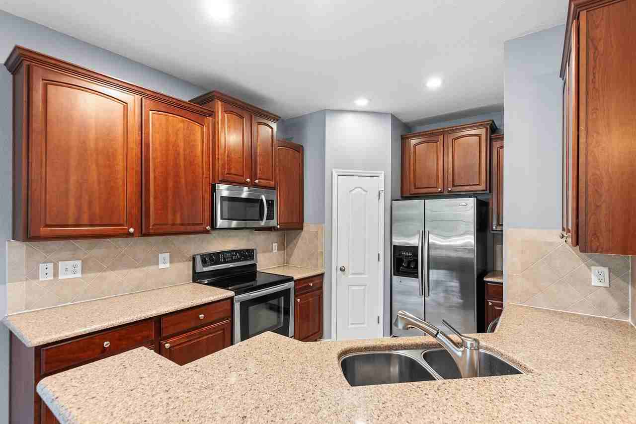 6745 Breezy Palm Dr - Photo 3 of 12