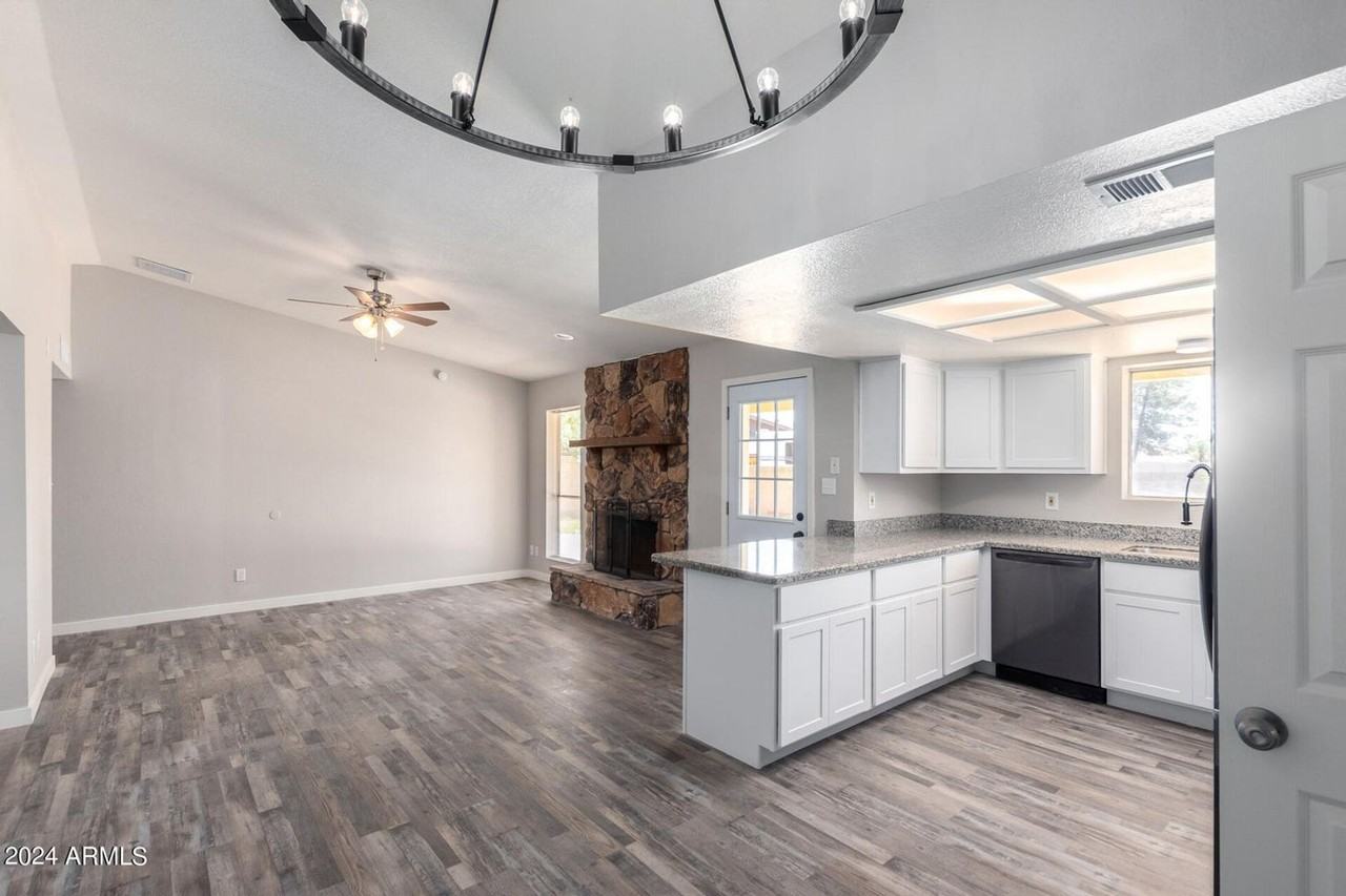 2059 E Adobe St - Photo 3 of 5