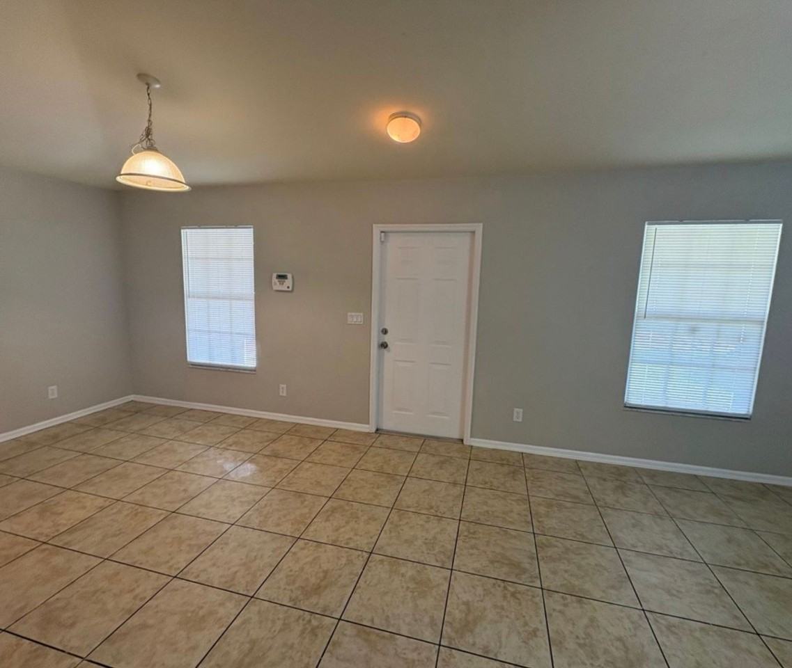 4316 New York Ave - Photo 5 of 13