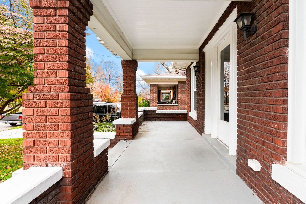 1309 Lydia St - Photo 4 of 34