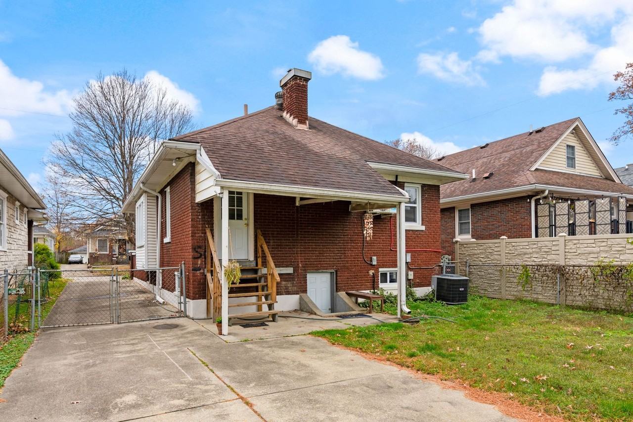 1309 Lydia St - Photo 7 of 34