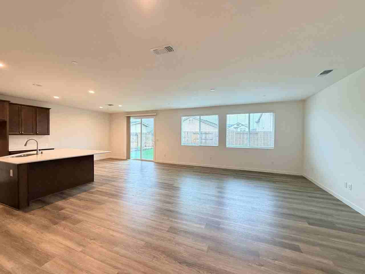 1858 Morro Ct - Photo 4 of 37